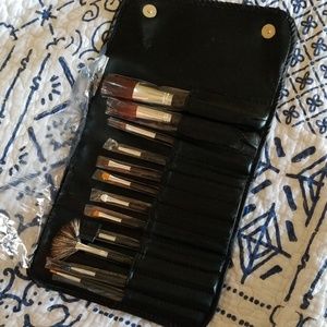 NEW 12 piece makeup brush set